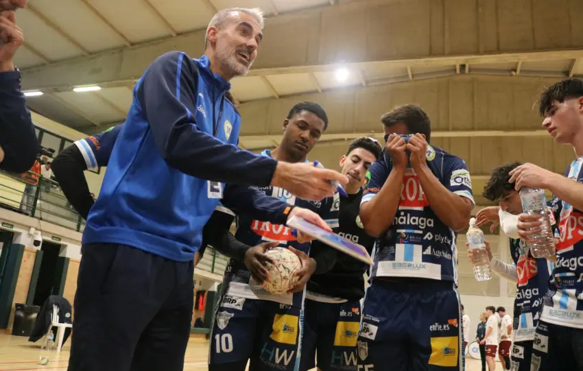 CHISPI DANDO INSTRUCCIONES min 11zon