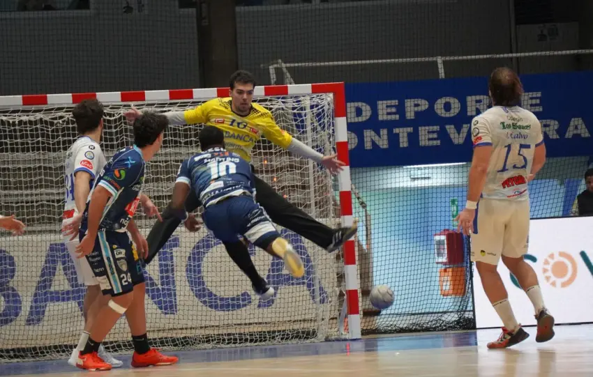 El Trops Málaga cae en Pontevedra (30-25) en su regreso a la competición