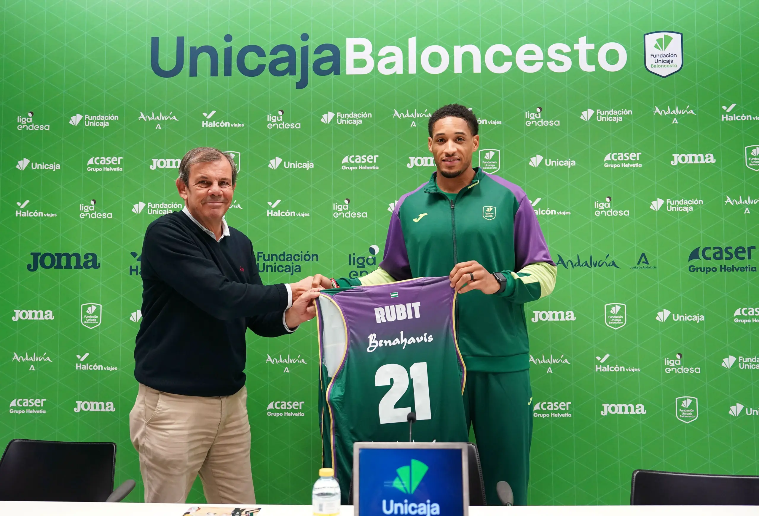 La radiografía de un mal año del Unicaja: lesiones, fichajes 'rana', Duarte, falta de generación exterior... 1 Augustine Rubit, en su presentación: "No podía dejar pasar esta oportunidad"