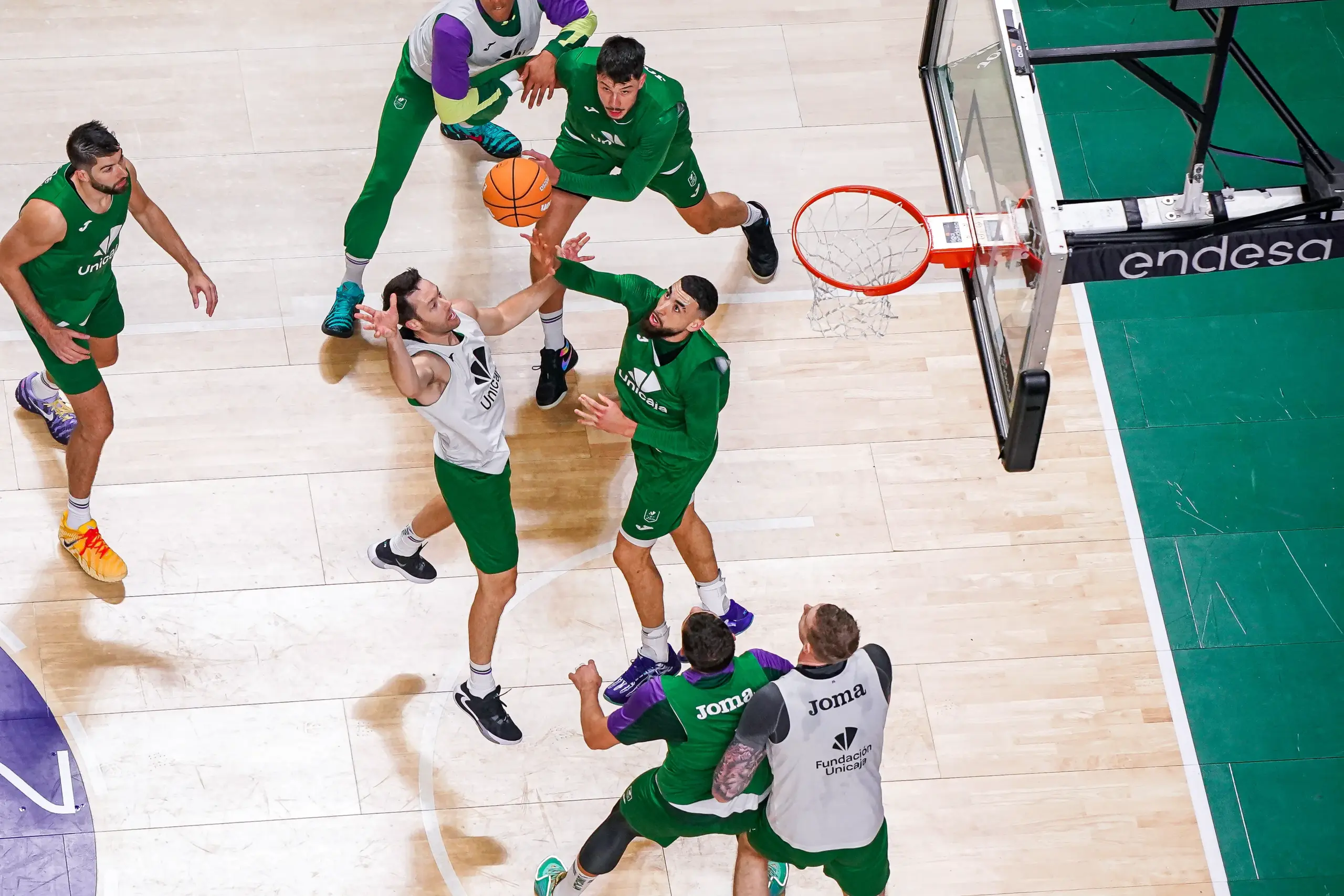 El Unicaja calienta motores antes de recibir al BAXI Manresa