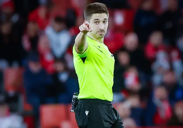 EL DEBUT DE FUNES LO DIRIGIRÁ EL ÚLTIMO ÁRBITRO QUE EXPULSÓ A PELLICER