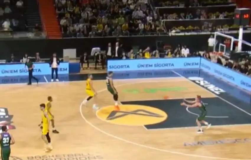 EL TRIPLE DE ALBERTO DÍAZ DESDE SU PROPIO CAMPO