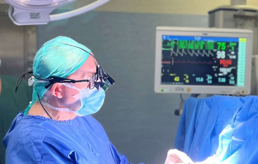 El Dr. Benjamín López durante la intervención