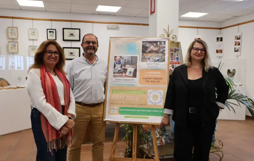 Teresa Madueño y Liana Popa llenan de arte y tradición la Oficina de Turismo de Mijas