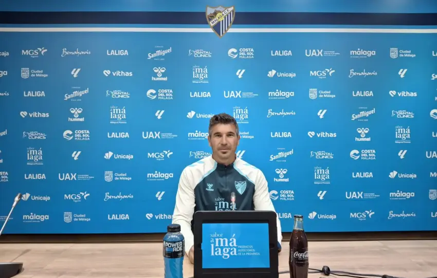 Funes atiende en sala de prensa antes del partido ante el Burgos
