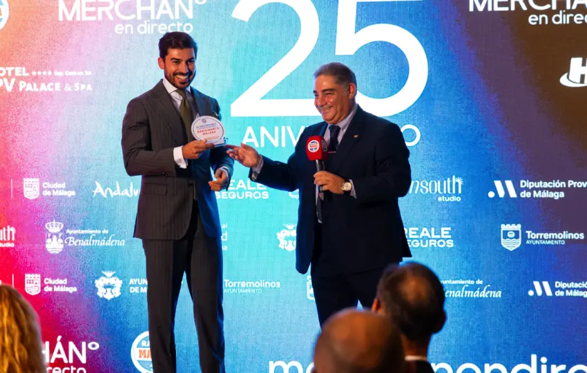 Nacho Pérez recibe el Escudo de Oro de Radio MARCA Málaga