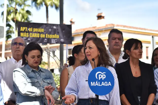 Navarro inicia en Mijas una campaña ciudadana de recogida de firmas para exigir al Gobierno bonificar la AP-7: “No podemos ser los ‘paganinis’ de las concesiones y tratos de favor a Sánchez y Montero a otros territorios”
