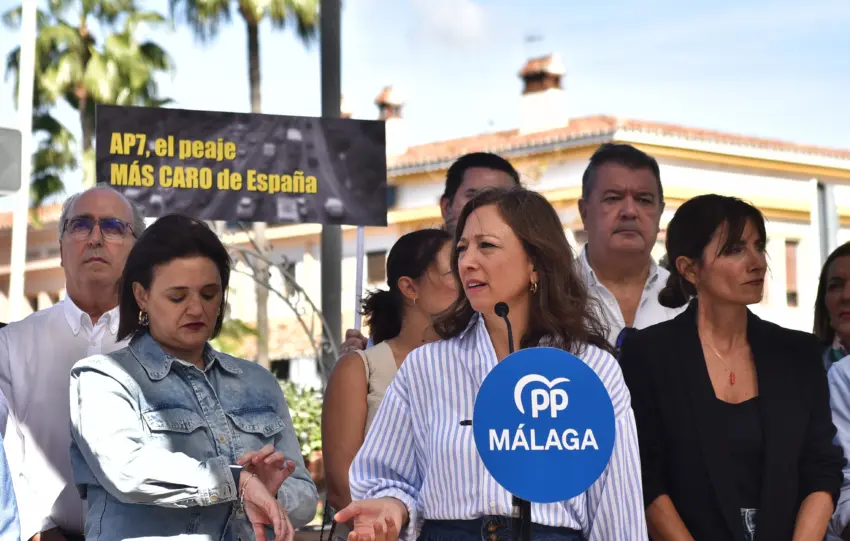 Navarro inicia en Mijas una campaña ciudadana de recogida de firmas para exigir al Gobierno bonificar la AP-7: “No podemos ser los ‘paganinis’ de las concesiones y tratos de favor a Sánchez y Montero a otros territorios”