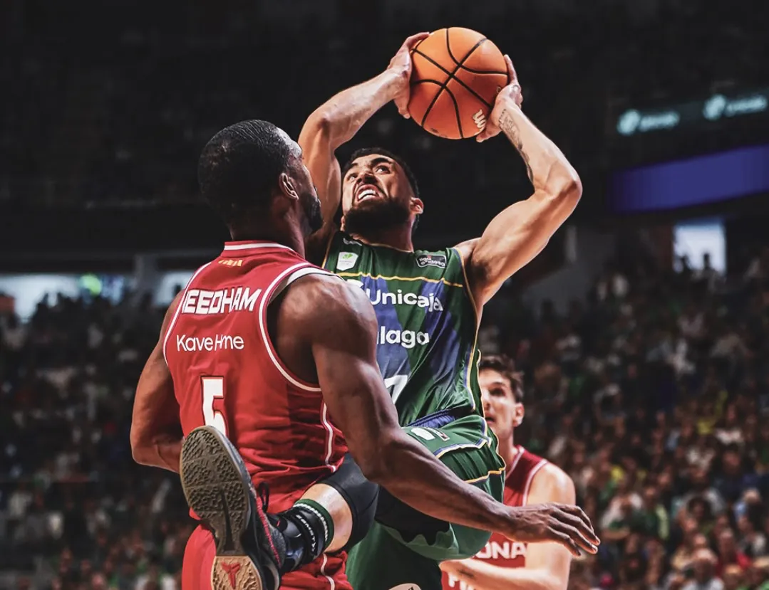 El Unicaja mantiene la ventaja al descanso ante un Girona encomendado al triple