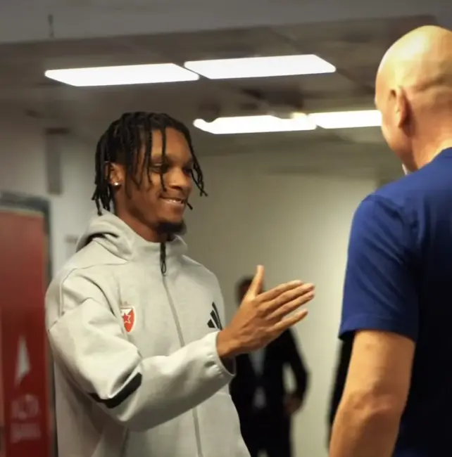 Tyson Carter se reencuentra con el Estrella Roja