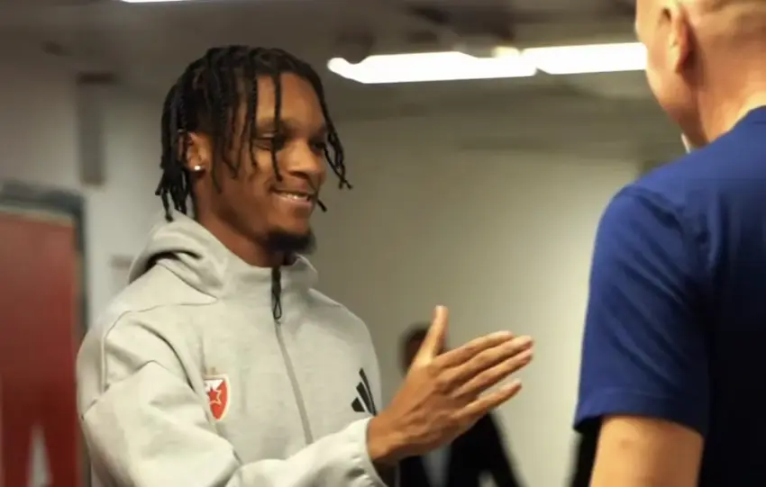 Tyson Carter se reencuentra con el Estrella Roja