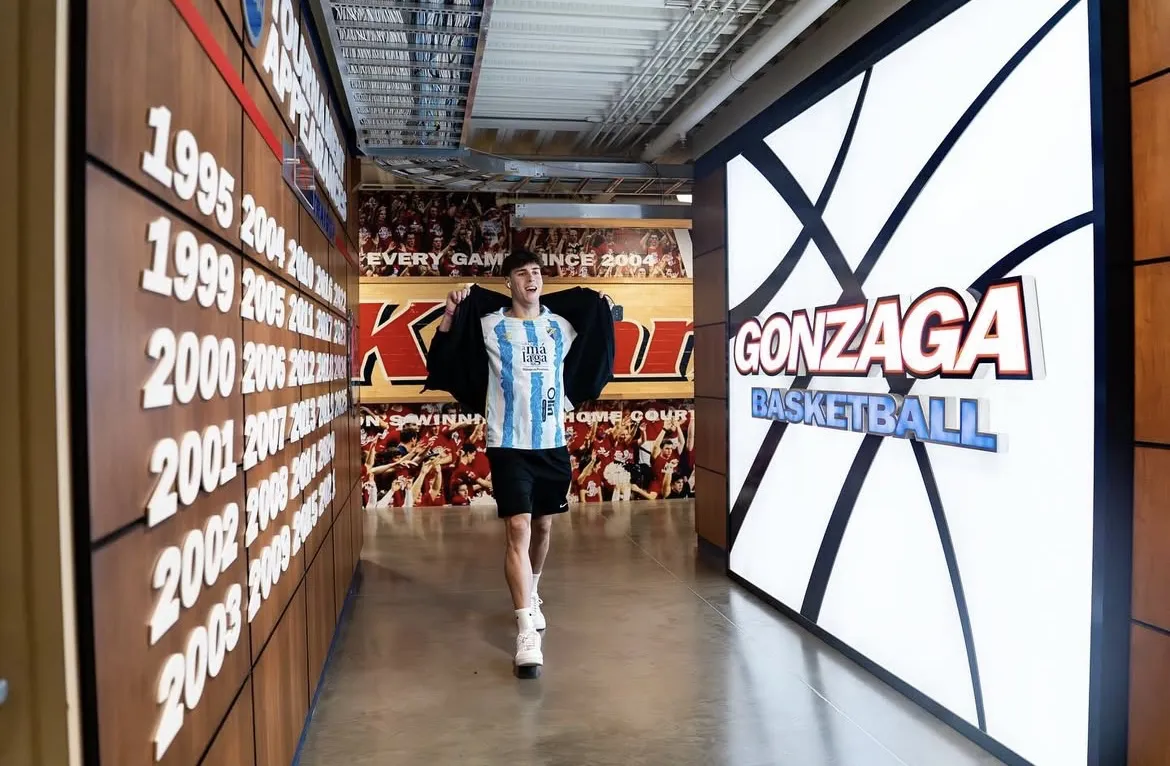 El Saint-Supéry más malaguista se estrena en titularidad con 16 puntos