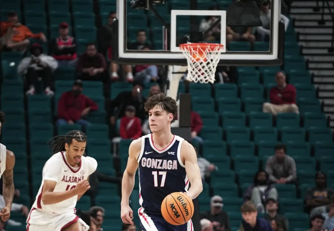 Saint-Supéry se gana los focos en la NCAA