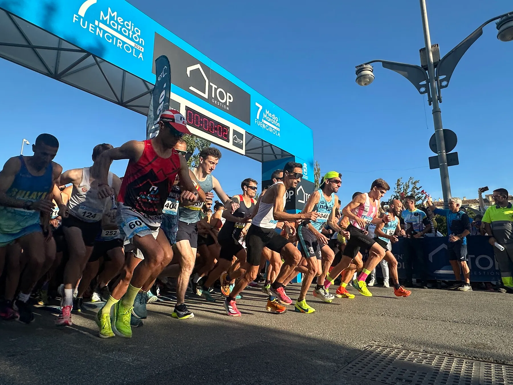 Fuengirola celebra este domingo la gran fiesta del deporte con 2.500 corredores y 300 voluntarios en la VIII Media Maratón