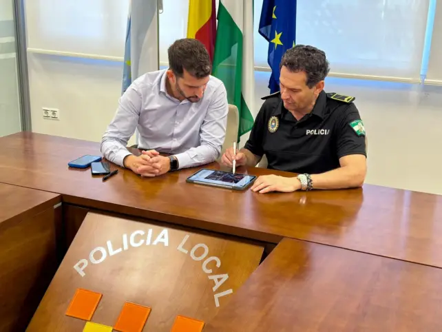El Ayuntamiento de Fuengirola cierra un club de fumadores ilegal tras una operación conjunta entre las policías Local y Nacional