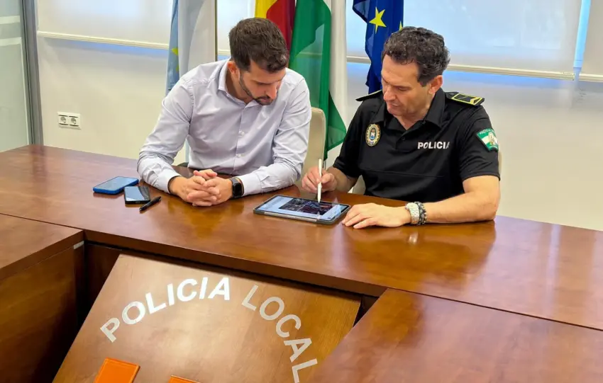 El Ayuntamiento de Fuengirola cierra un club de fumadores ilegal tras una operación conjunta entre las policías Local y Nacional