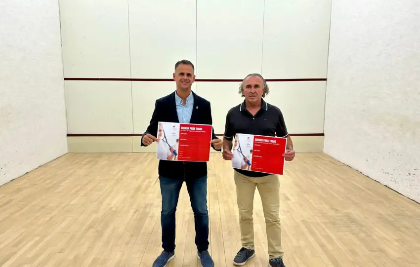 Las pistas de squash del Complejo Elola de Fuengirola albergarán clases gratuitas de este deporte para mujeres todos los jueves