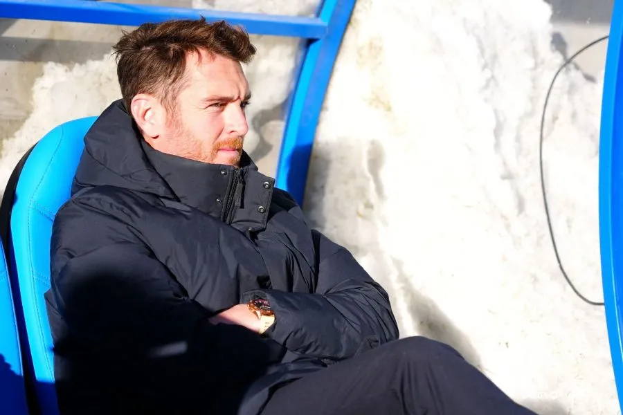 LALIGA HYPERMOTION TRITURA A LOS ENTRENADORES CON 8 CESADOS