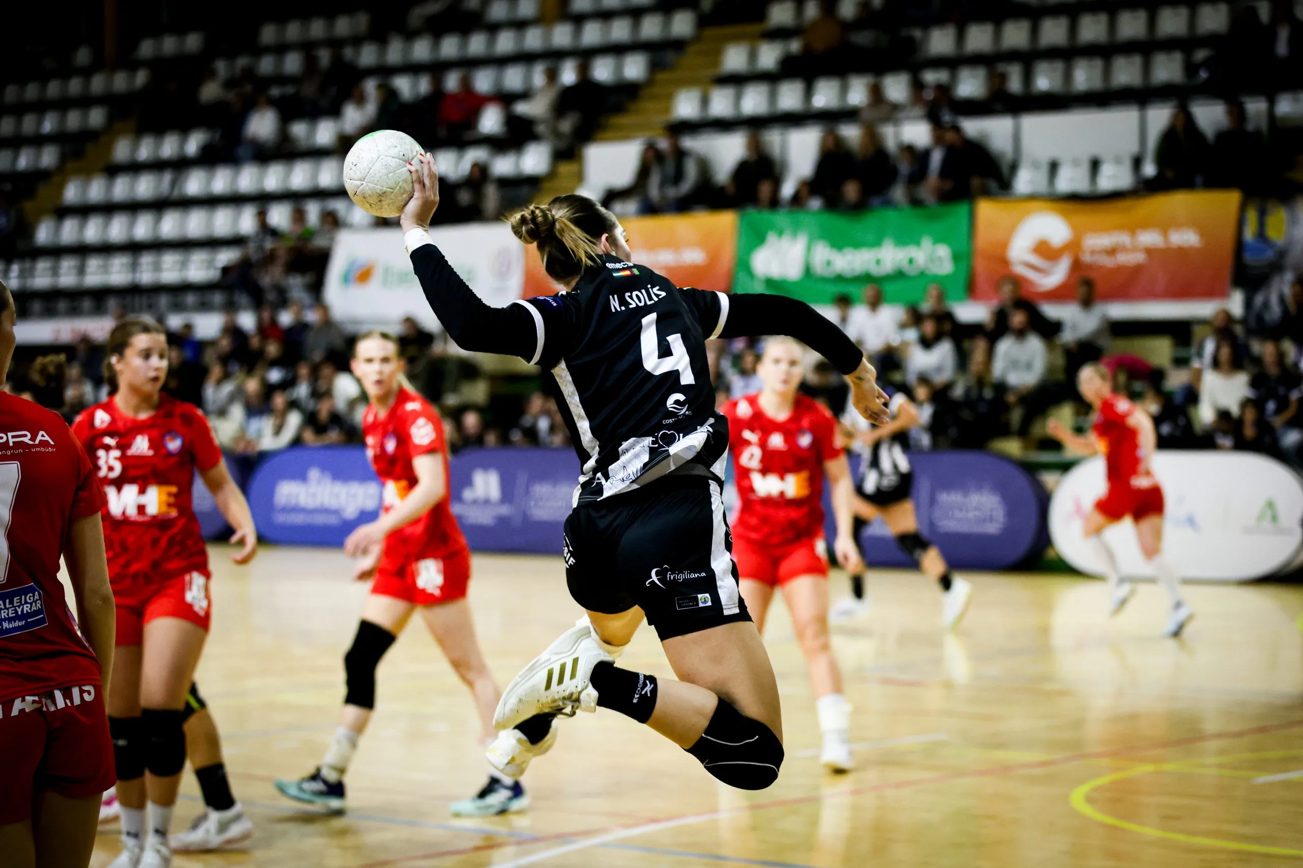 El Costa del Sol Málaga supera el trámite y avanza en la EHF European Cup (27-19)