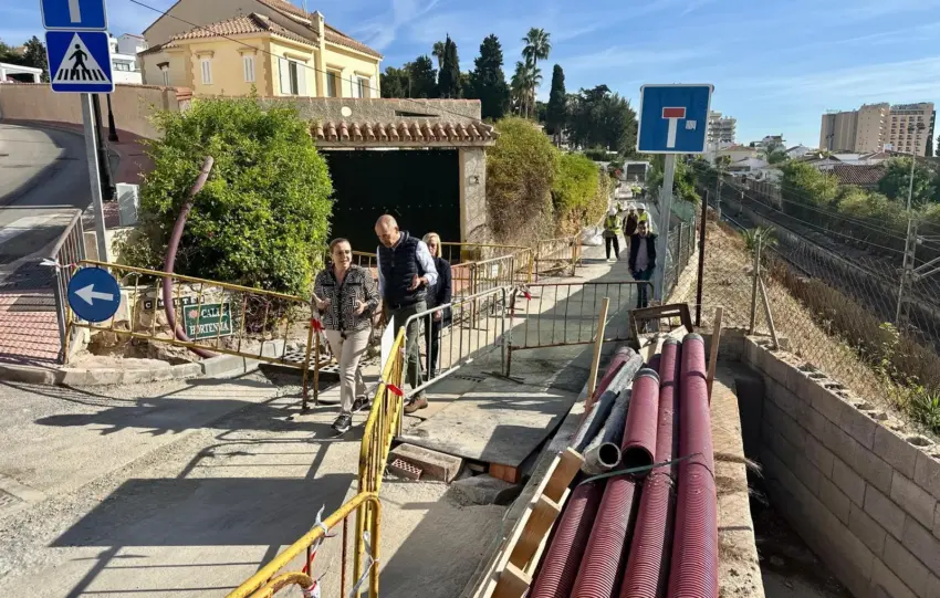 El Ayuntamiento de Fuengirola avanza en la remodelación viaria de Torreblanca con la reforma de la calle Hortensia