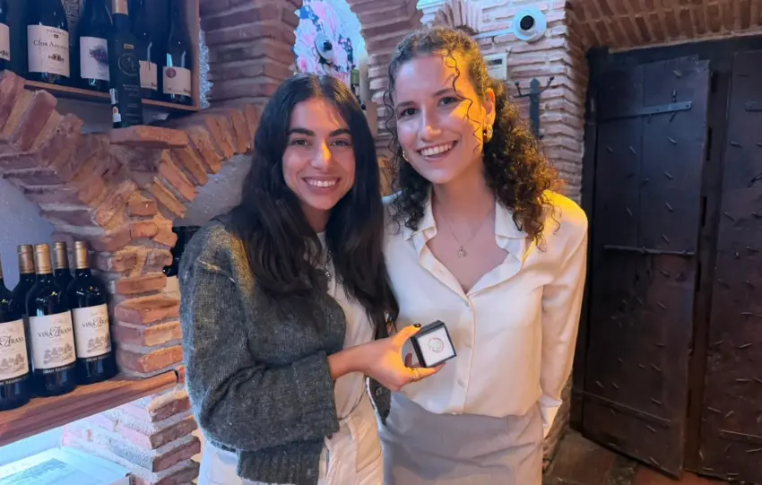 NURIA MENA ESCUDO DE PLATA DE RADIO MARCA MÁLAGA