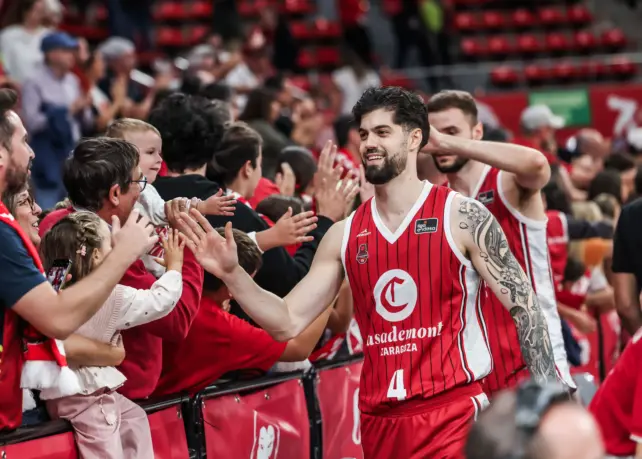 SANTI YUSTA LÍDER DEL CASADEMONT ZARAGOZA Y MEJOR NACIONAL DE LA ACB