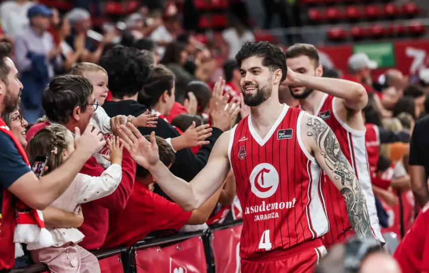 SANTI YUSTA LÍDER DEL CASADEMONT ZARAGOZA Y MEJOR NACIONAL DE LA ACB