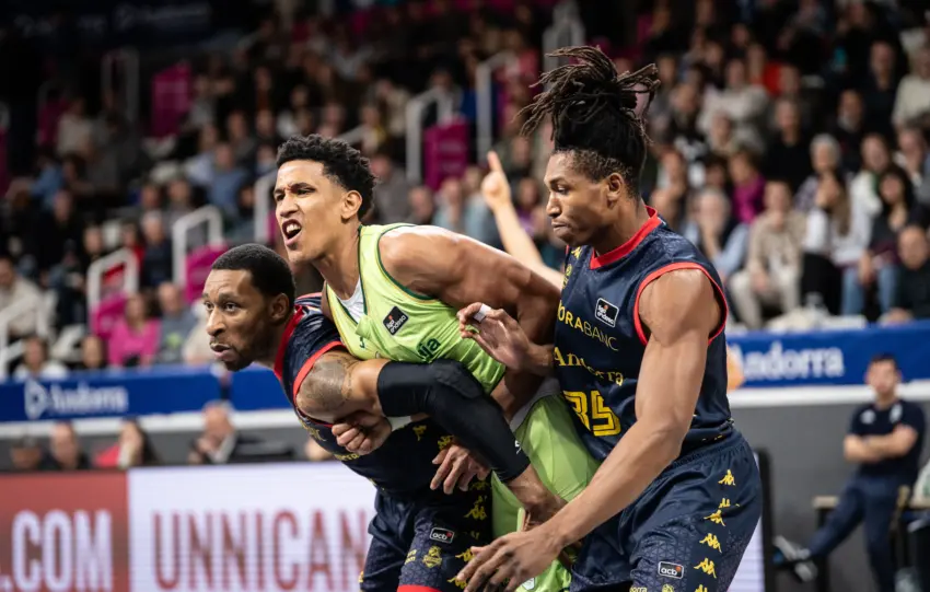 EL UNICAJA MANTIENE PUESTO DE COPA EN UNA JORNADA ATÍPICA DE ACB