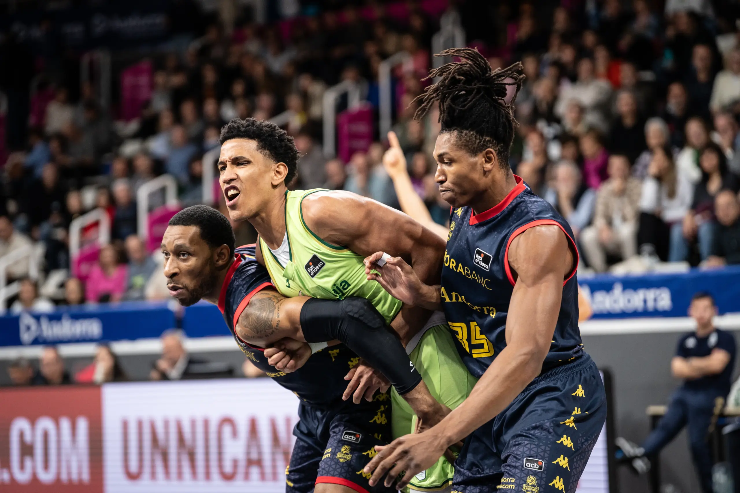 EL UNICAJA MANTIENE PUESTO DE COPA EN UNA JORNADA ATÍPICA DE ACB