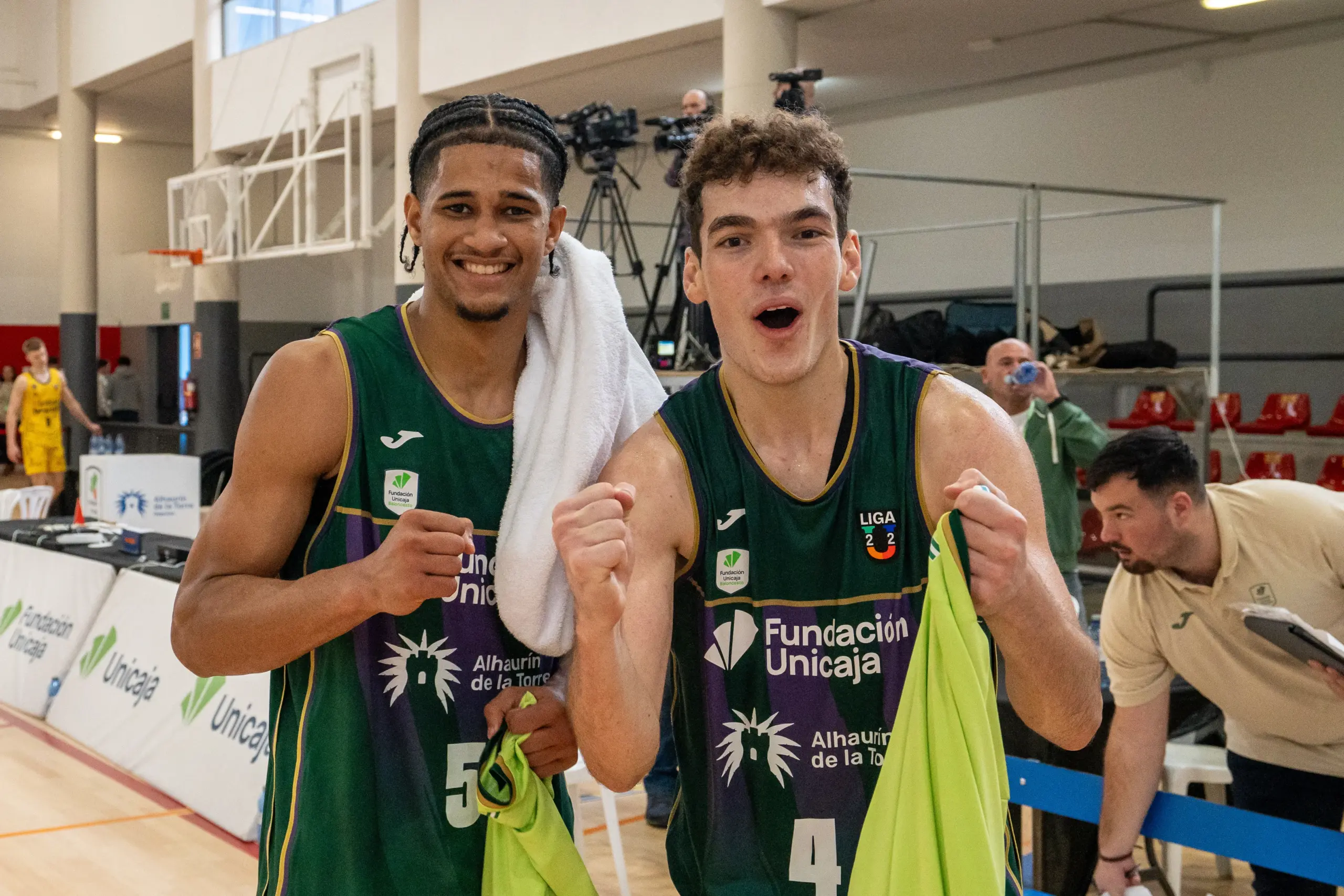 EL UNICAJA SUB-22 SE ESTRENA EN LIGA U CON UNA EXHIBICIÓN DE WILMER MEJÍA