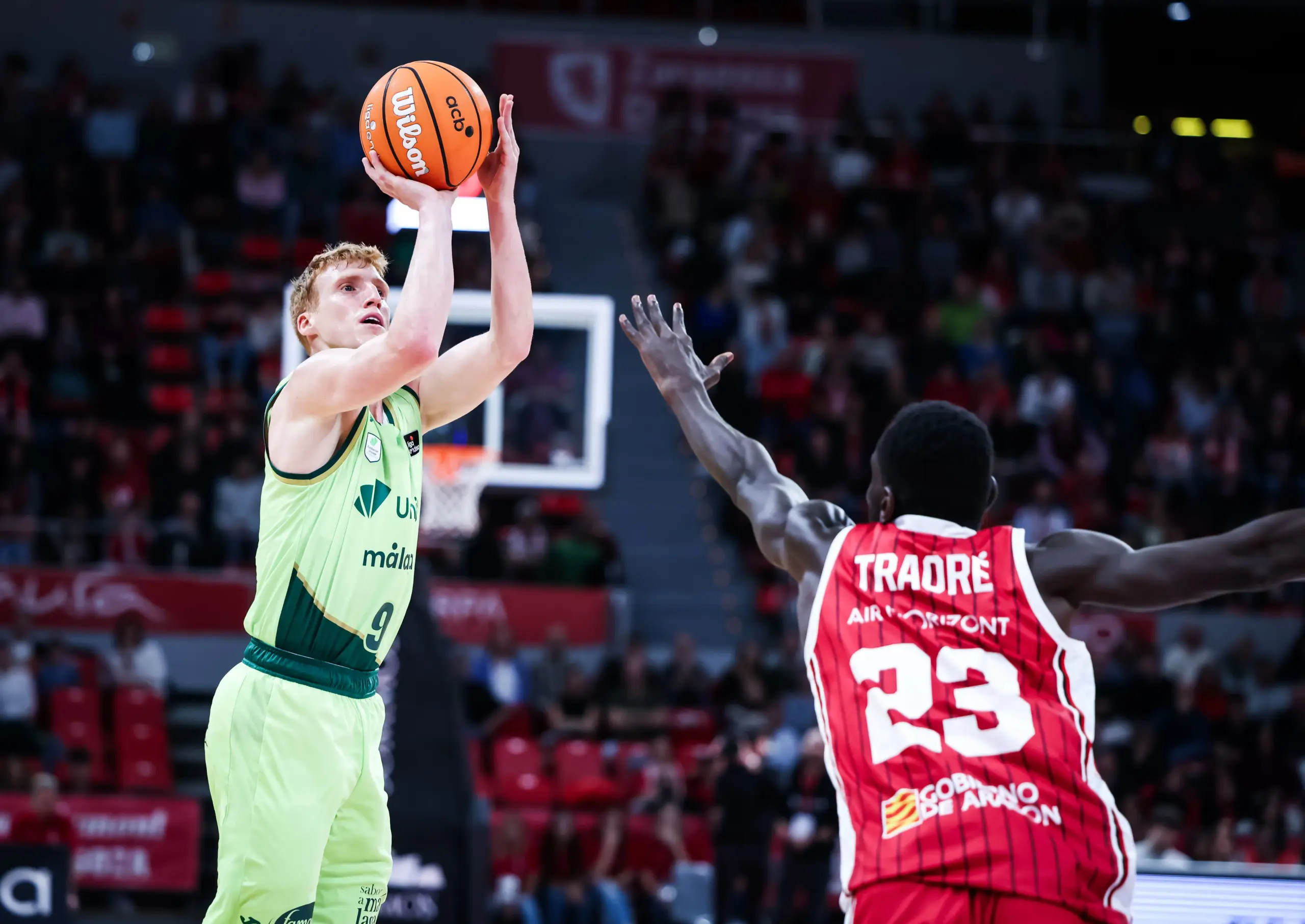 EL TRIPLE SALVA A TIEMPO AL UNICAJA EN ZARAGOZA