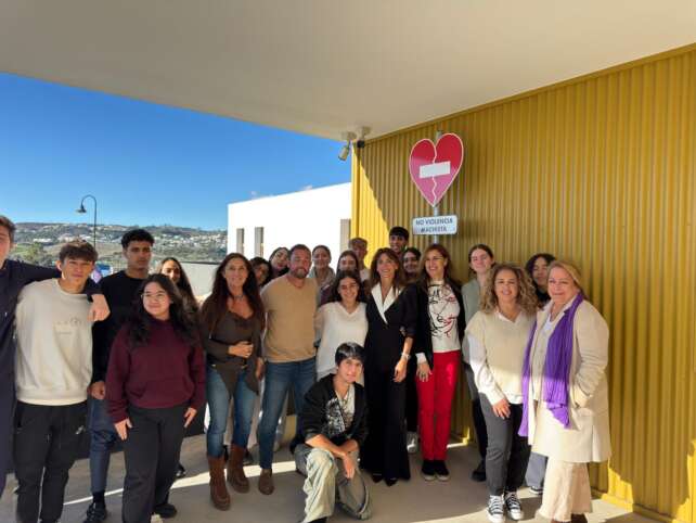 Senal stop violencia machista 1 1536x1152 1