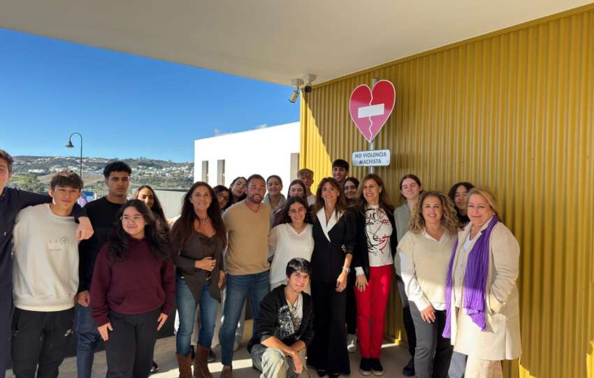 Senal stop violencia machista 1 1536x1152 1