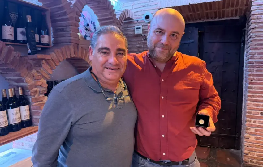 Jesús Sales recibe el Escudo de Oro de Radio MARCA Málaga