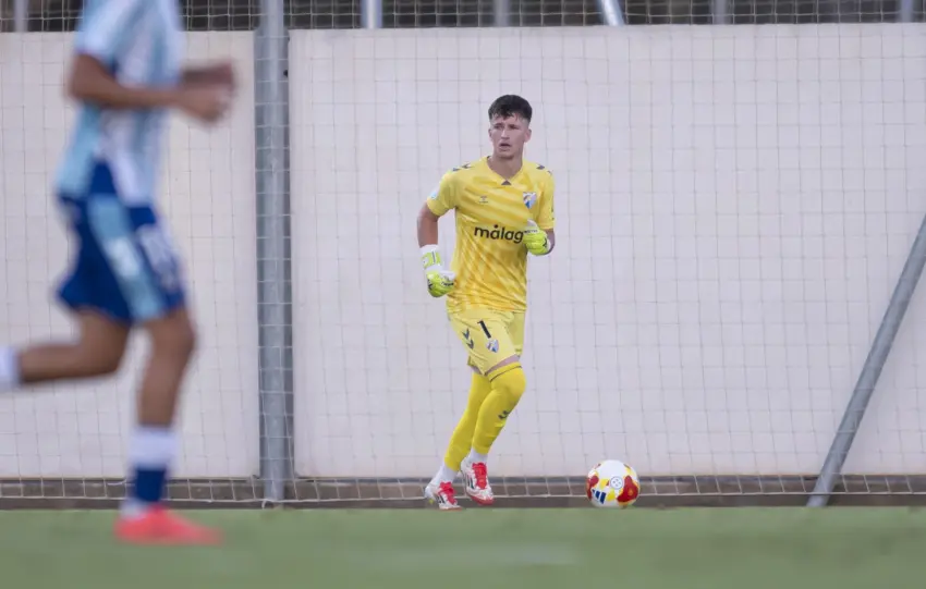 CRÓNICA | Cuesta abajo y sin frenos: El Malagueño pierde en Huelva y sigue hundiéndose como colista