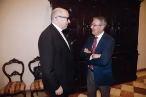 La Diputación invertirá ocho millones de euros en dos años en un plan para rehabilitar iglesias en pueblos pequeños de la provincia 2 el obispo. jose antonio satue. y el presidente de la diputacion. francisco salado 3 11zon