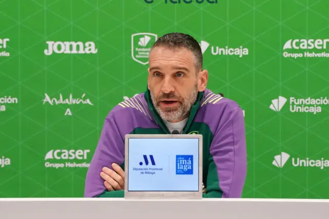 Ibon Navarro habla en rueda de prensa sobre la regularidad de Unicaja y Manresa || Foto: Unicaja