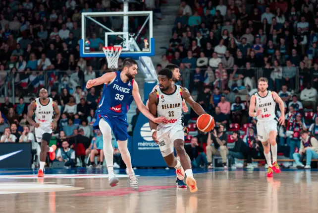 Killian Tillie debuta con la absoluta de Francia sumando triunfo