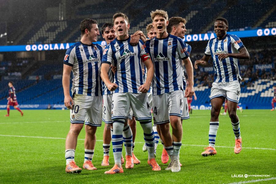 La Real Sociedad B gana y acerca al Málaga CF al descenso