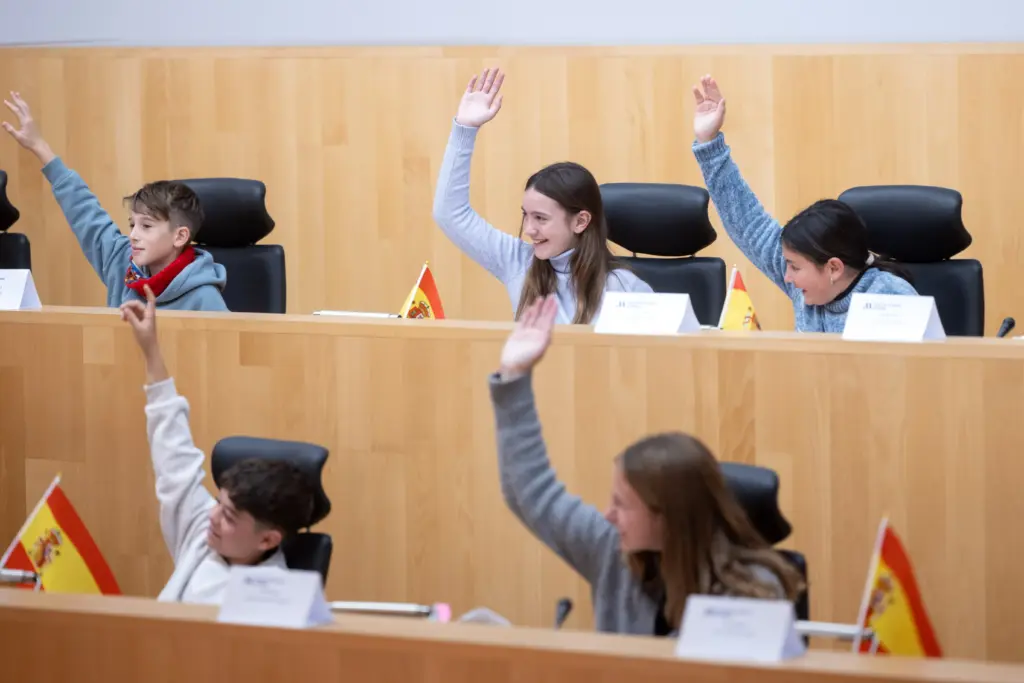 Alumnado de Villanueva del Rosario protagoniza el pleno infantil de la Diputación para conmemorar el Día de la Constitución 1 PLENO INFANTIL LA CONSTITUCIÓN VILLANUEVA DEL ROSARIO 3