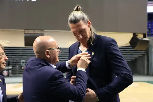 15 - WALTER HERRMANN ESCUDO DE ORO DE RADIO MARCA MÁLAGA