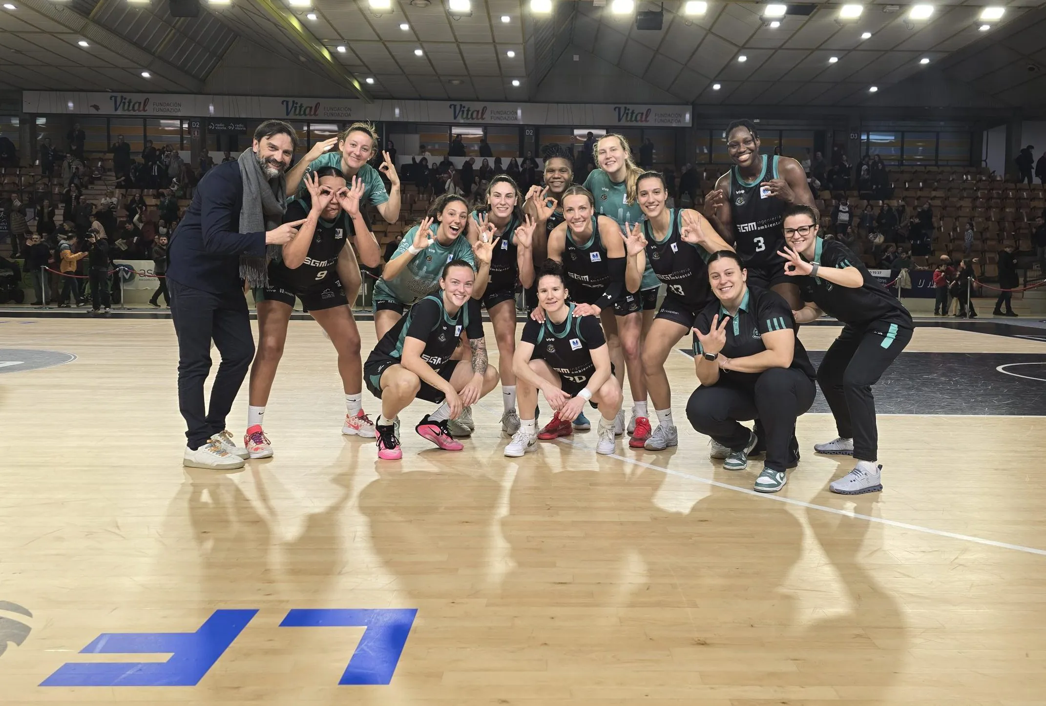 CAB Estepona arranca con Aneas a lo grande: triunfo y lluvia de triples (71-91)