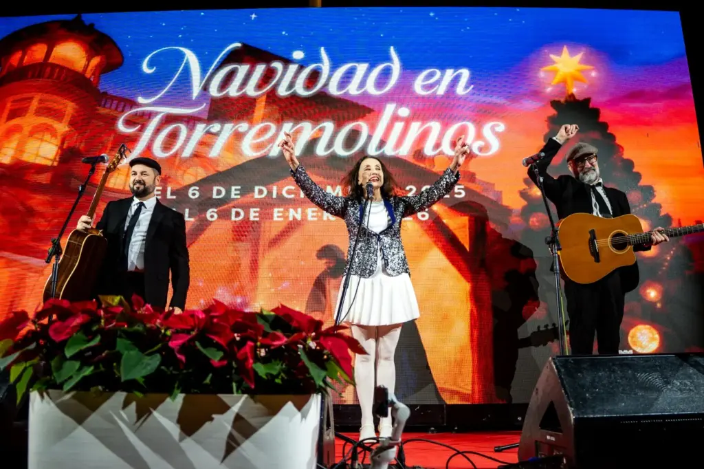 Luz Casal inaugura el alumbrado navideño de Torremolinos 2 33 - ALUMBRADO NAVIDEÑO TORREMOLINOS
