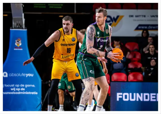 BALCEROWSKI ANTE EL FILOU OOSTENDE EN BÉLGICA