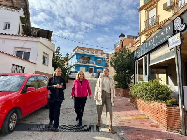 Bravo Mula y Arriaga visitan la zona de Los Pacos tras la eliminacion del tendido aereo