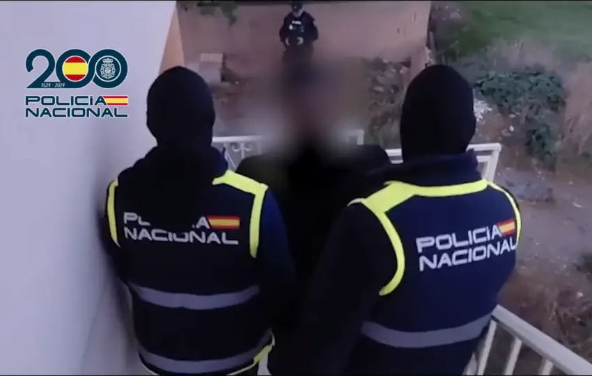 LA POLICÍA DETIENE A 7 ULTRAS DEL MÁLAGA TRAS UNA REYERTA EN LA PREVIA DEL GRANADA CF VS CÁDIZ CF