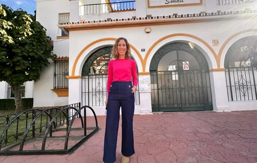 Carmen Diaz en la puerta fuengirola