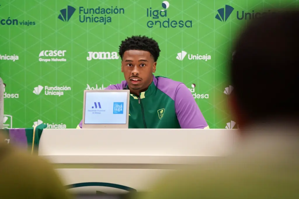 GALERÍA | Así ha sido la presentación de Chase Audige con el Unicaja 8 DSC07695