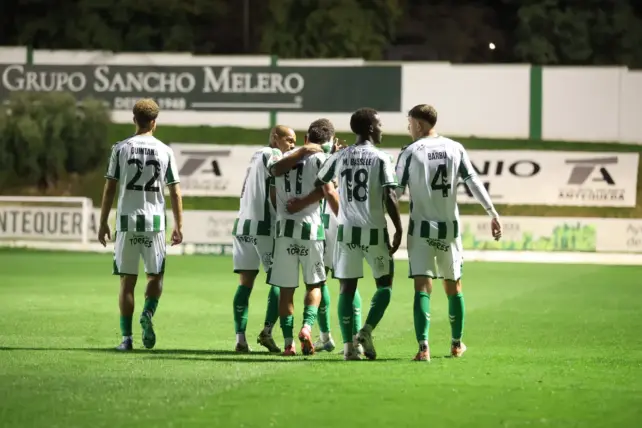 EL ANTEQUERA DESPIDE EL 2025 VENCIENDO AL NASTIC