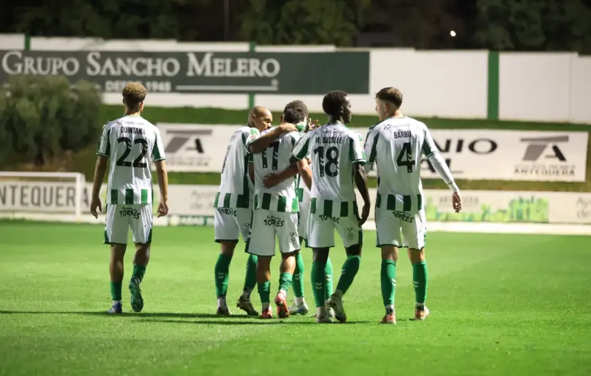 EL ANTEQUERA DESPIDE EL 2025 VENCIENDO AL NASTIC